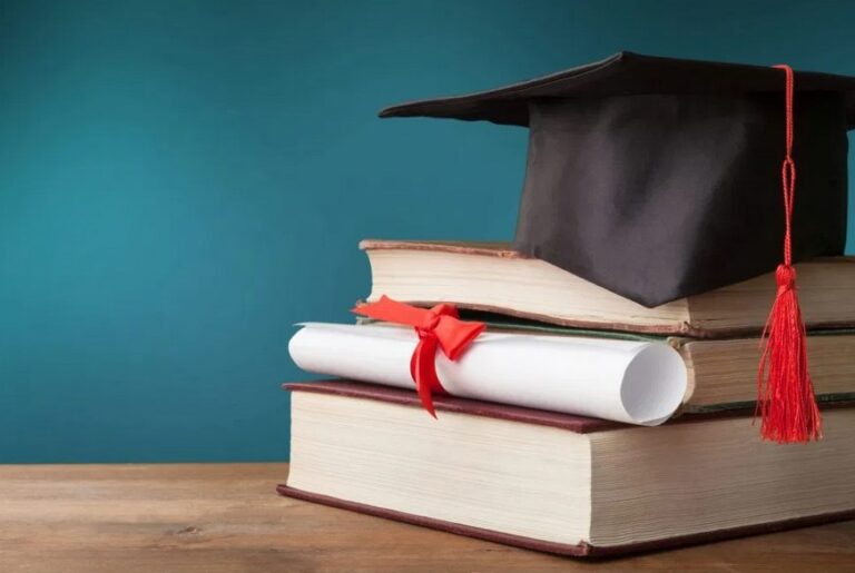 5 consigli per stampare la tua tesi di laurea in Economia e Commercio