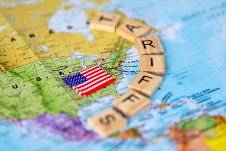Accordo storico sui dazi tra USA e UE: fissata tariffa al 15%