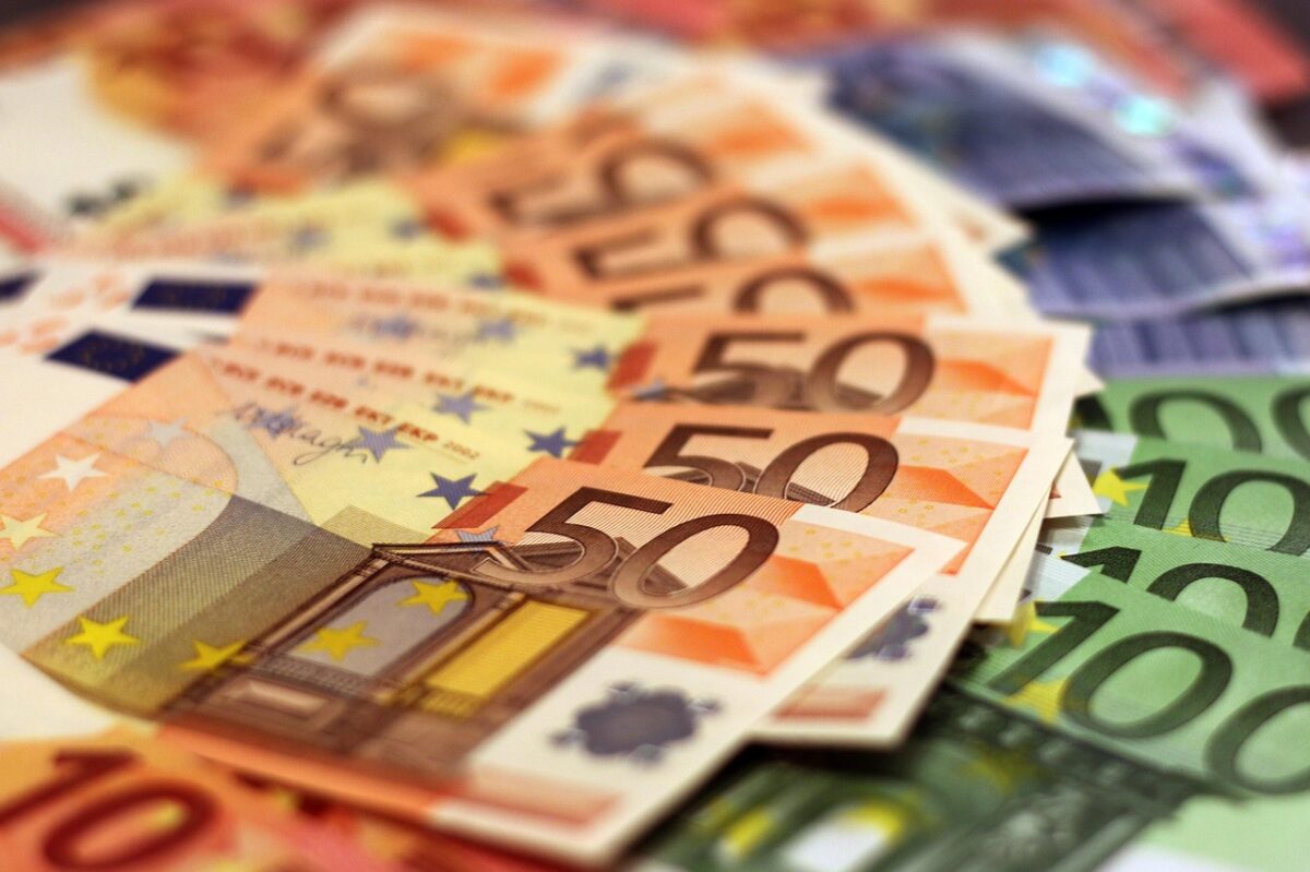 money, banknotes, euro, banknote, paper money, seem, lots, stack, euro sign, financial world, finance, currency, pay, blurred, 50 euro, 100 euro, 10 euro, 20 euro, euro, euro, euro, euro, euro