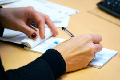Assegno di invalidità INPS: quando può essere revocato e come difendersi