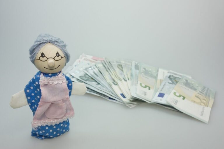 Pensioni delle vittime del dovere: la svolta sull’esenzione IRPEF che cambia gli importi