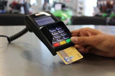 Caro benzina, arriva il sostegno selettivo per le famiglie
