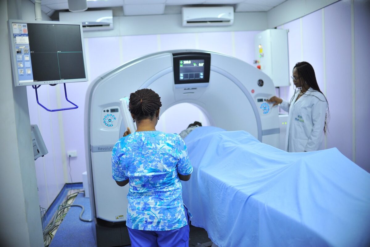 Spese sanitarie, scatta la stretta sulle detrazioni: verifiche immediate per chi modifica la precompilata