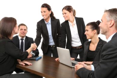 Intesa Sanpaolo e Ferrari: i sogni professionali degli studenti italiani